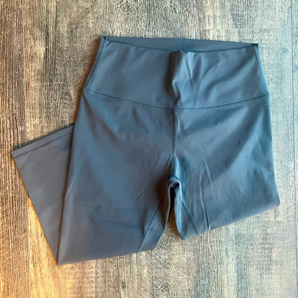 Hayler Apparel 3/4 Crop Yoga/Athletic Leggings